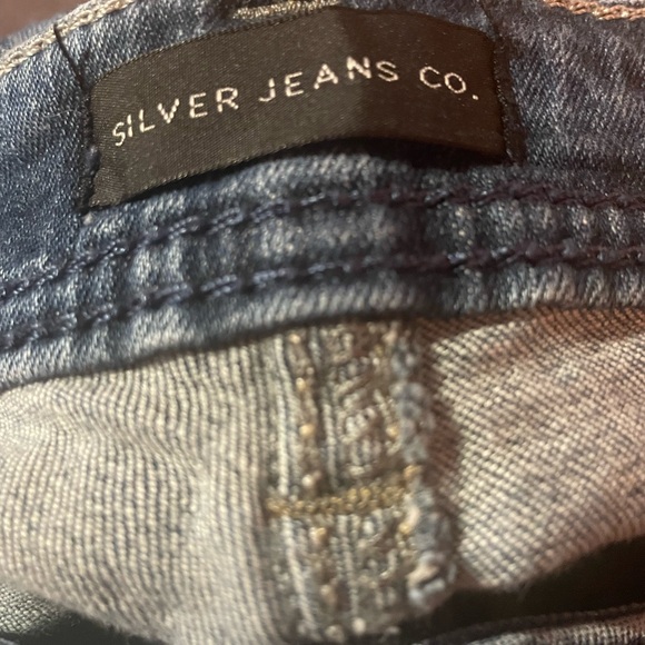 Silver Jeans girlfriend fit straight leg worn very little a little distressed - Picture 9 of 10